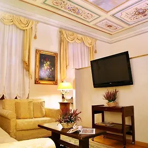 Apartahotel Tornabuoni La Petite